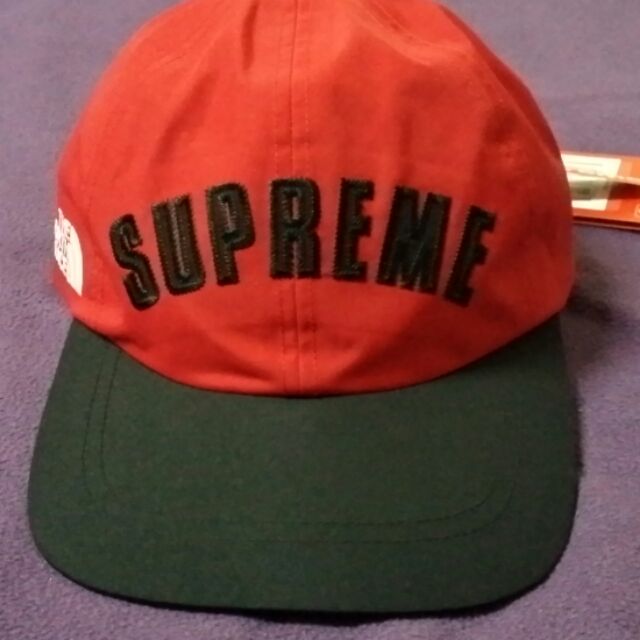 Supreme North Face Arc Logo 6 Panel red-