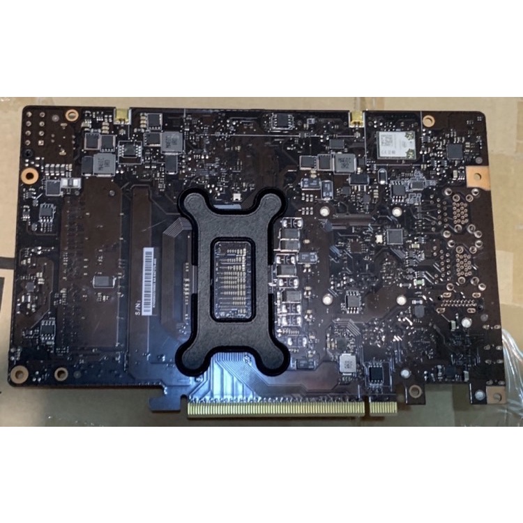 ntel NUC 9 Pro Kit 主機板NUC9VXQNB Intel Xeon E-2286M 8C16T
