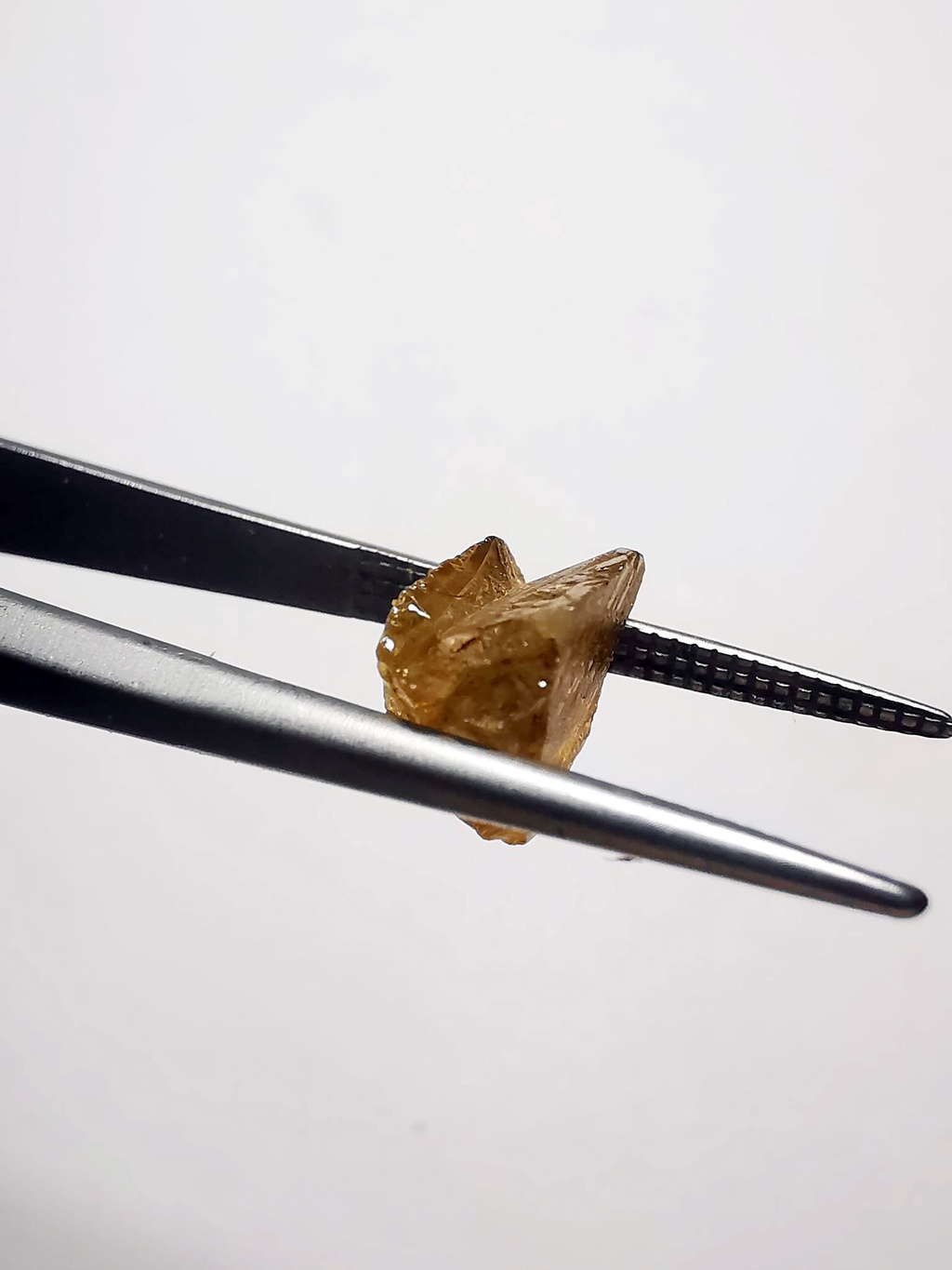 天然榍石(Sphene)原礦...稀有高色散,高折射率,高淨度小原礦...1組有3顆.金工,礦標,線編,收藏~ | 蝦皮購物
