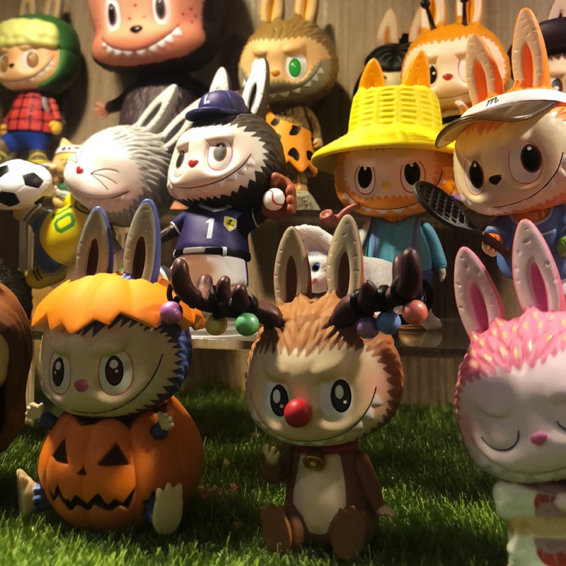 カラフルラブブ置物 8個セット 夜光 Labubu 拉布布。夜光版| 蝦皮