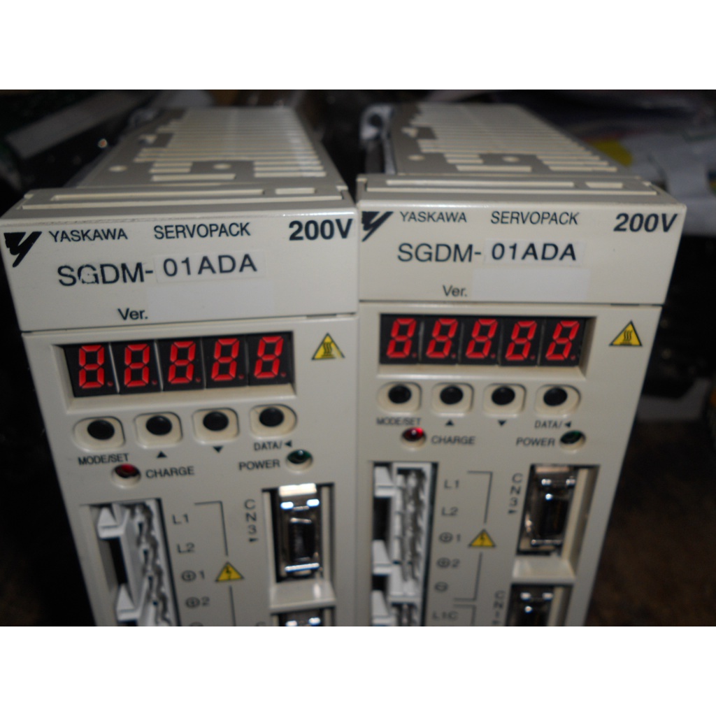 日本安川Yaskawa 伺服驅動器SGDM-01ADA 單相AC200-230V (H1*2h6 日本安川Yaskawa 伺服驅動器SGDM-01ADA 單相AC200-230V (H1*2h6