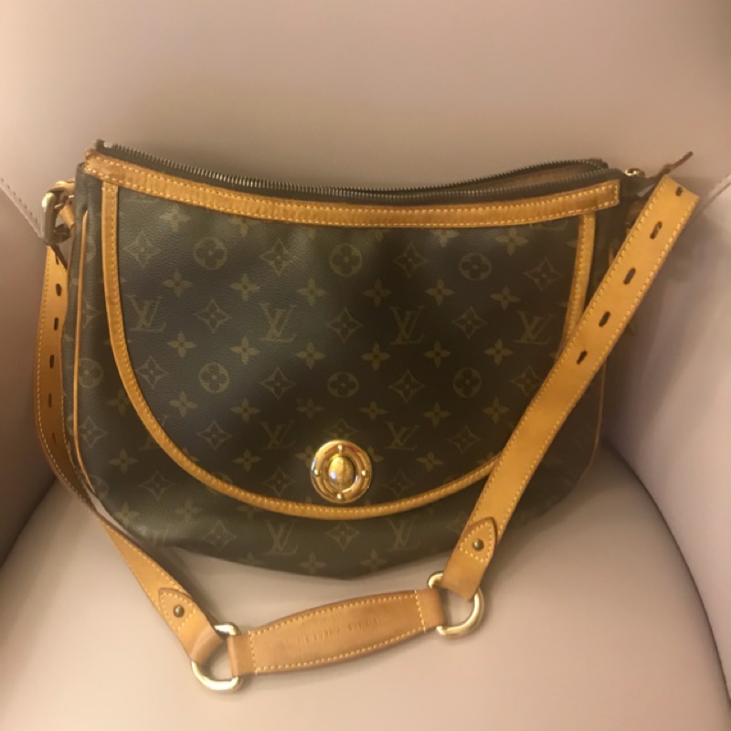 Louis Vuitton Monogram Canvas Tulum GM M40075 #cheapestlouisvuittonhandbags