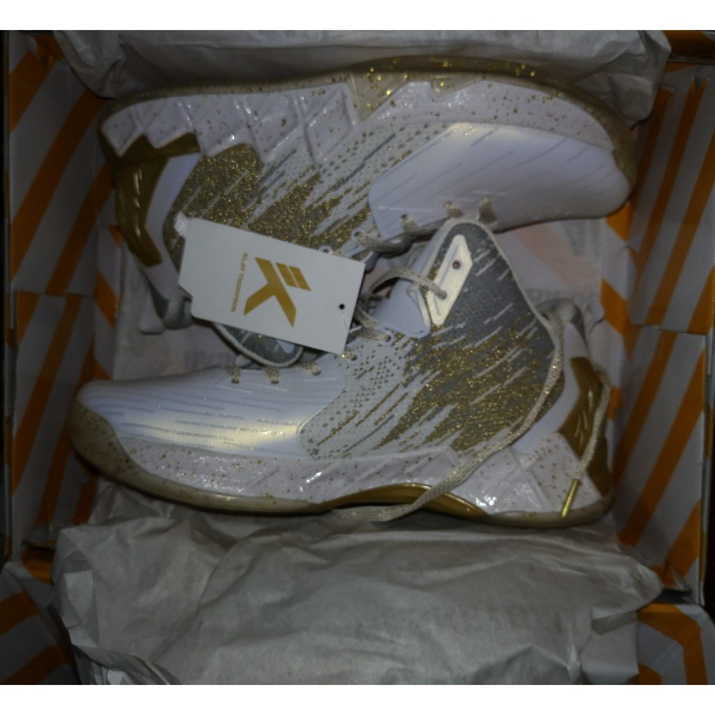 ANTA KT2 US9.5 白金勇士Klay Thompson | 蝦皮購物