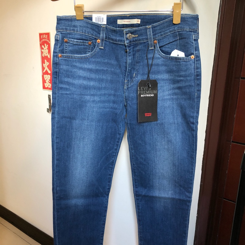 Levi s Levis boyfriend jeans