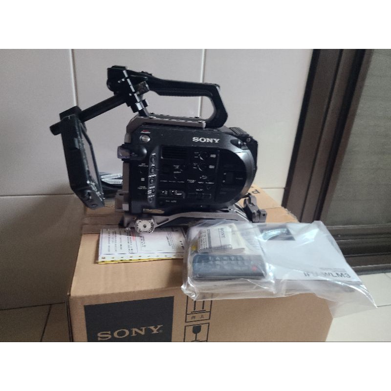 Sony FS7 電影機 公司貨 盒單齊全 配件多，原價40萬元 | 蝦皮購物