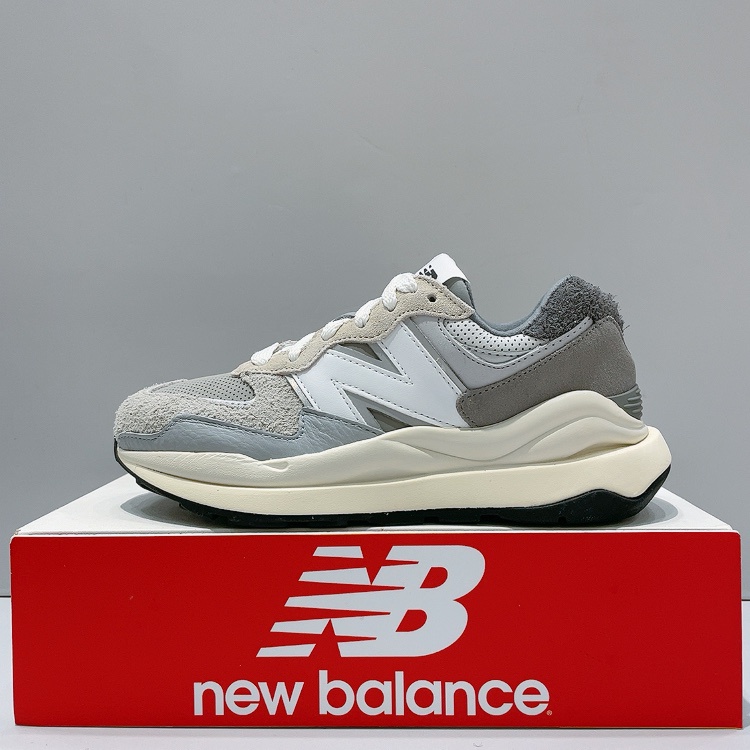 New Balance NB 5740 男女款元祖灰奶油底鞋面特殊款D楦麂皮運動休閒鞋