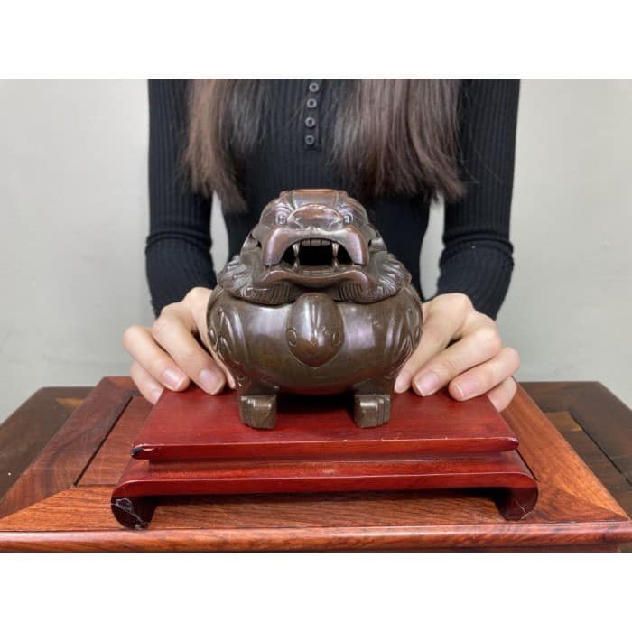 紫銅【神獸狻猊香爐】w88 形如獅鎮宅祥瑞龍生九子工藝精湛爐壁 紫銅【神獸狻猊香爐】w88 形如獅鎮宅祥瑞龍生九子工藝精湛爐壁