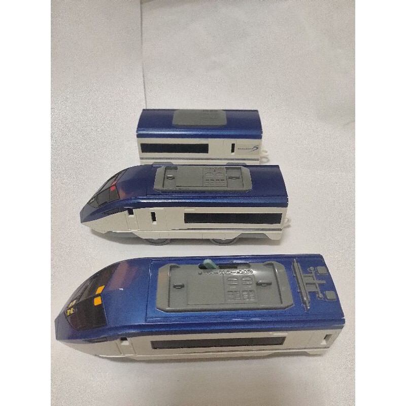 1319二手tomy 電動JR 火車頭，黃膠條脫落，連接圈壞了，不含電池，龜毛者務下單 | 蝦皮購物