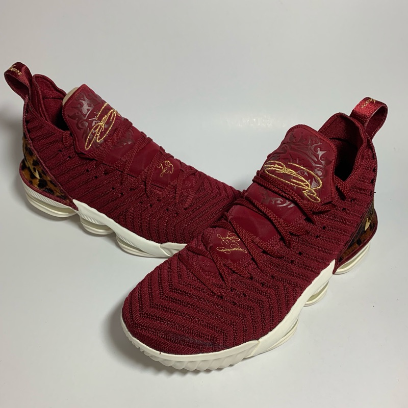 King lebron james on sale shoes