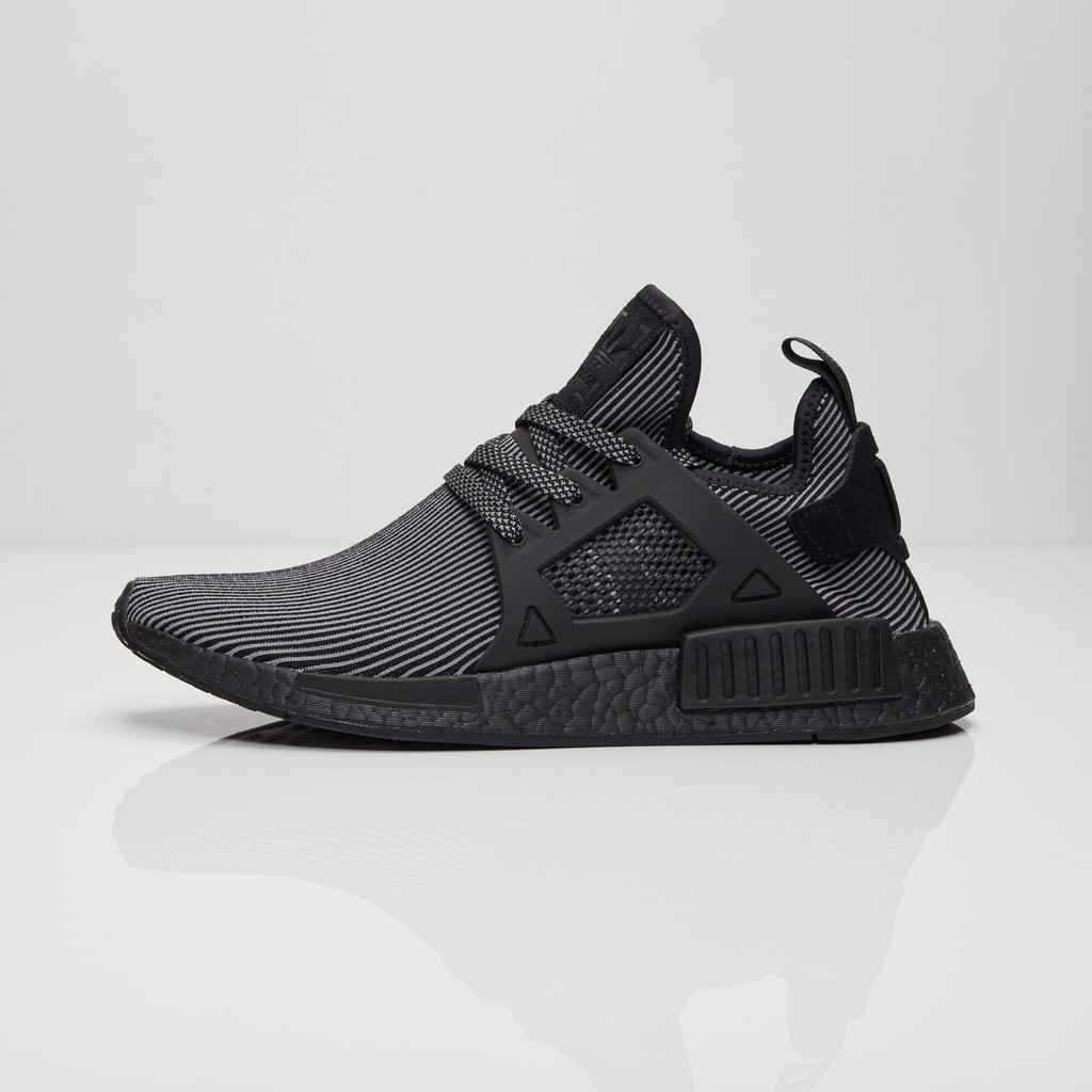 Adidas nmd xr1 outlet triple black r2 pattern