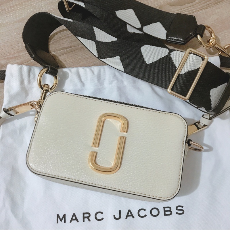 MARC JACOBS snapshot 防刮牛皮相機包/斜背包-白色購於台中新光三越