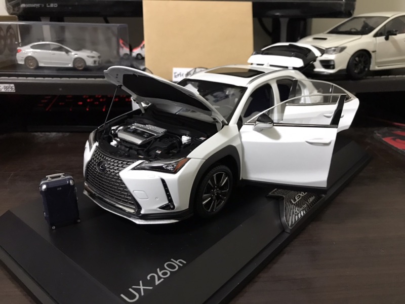 ERIC】1:18 1/18 原廠凌志Lexus UX 200 UX250 UX260 改裝空力 ERIC】1:18 1/18 原廠凌志Lexus UX 200 UX250 UX260 改裝空力