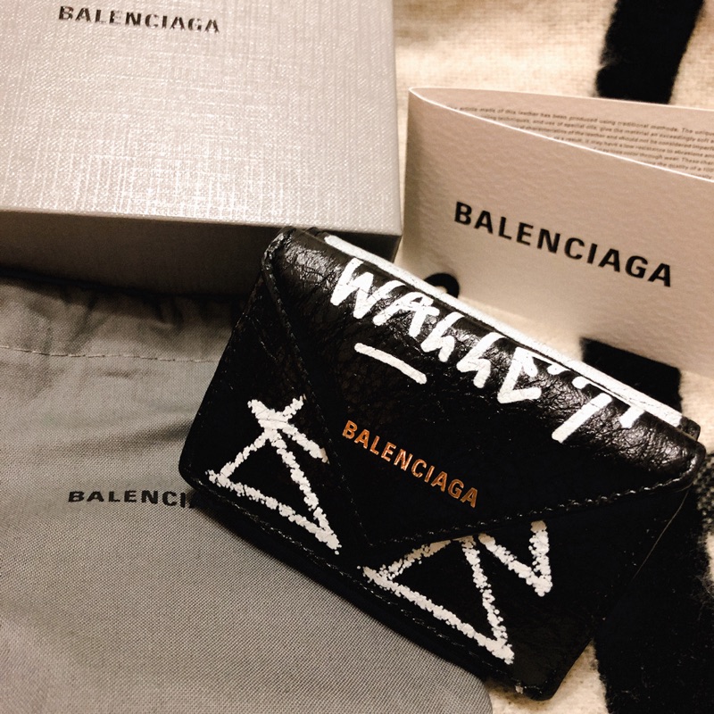 Balenciaga best sale papier graffiti