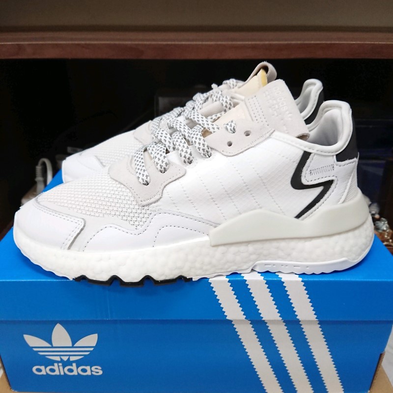 Adidas nite 2025 jogger cloud white