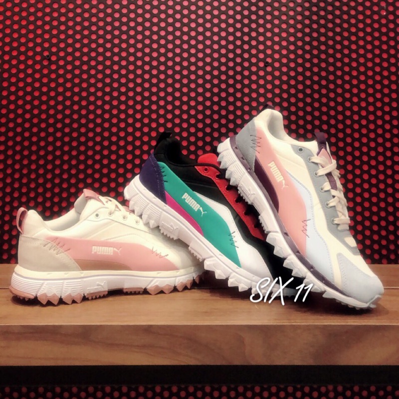 SIX PUMA TRAILWOLF