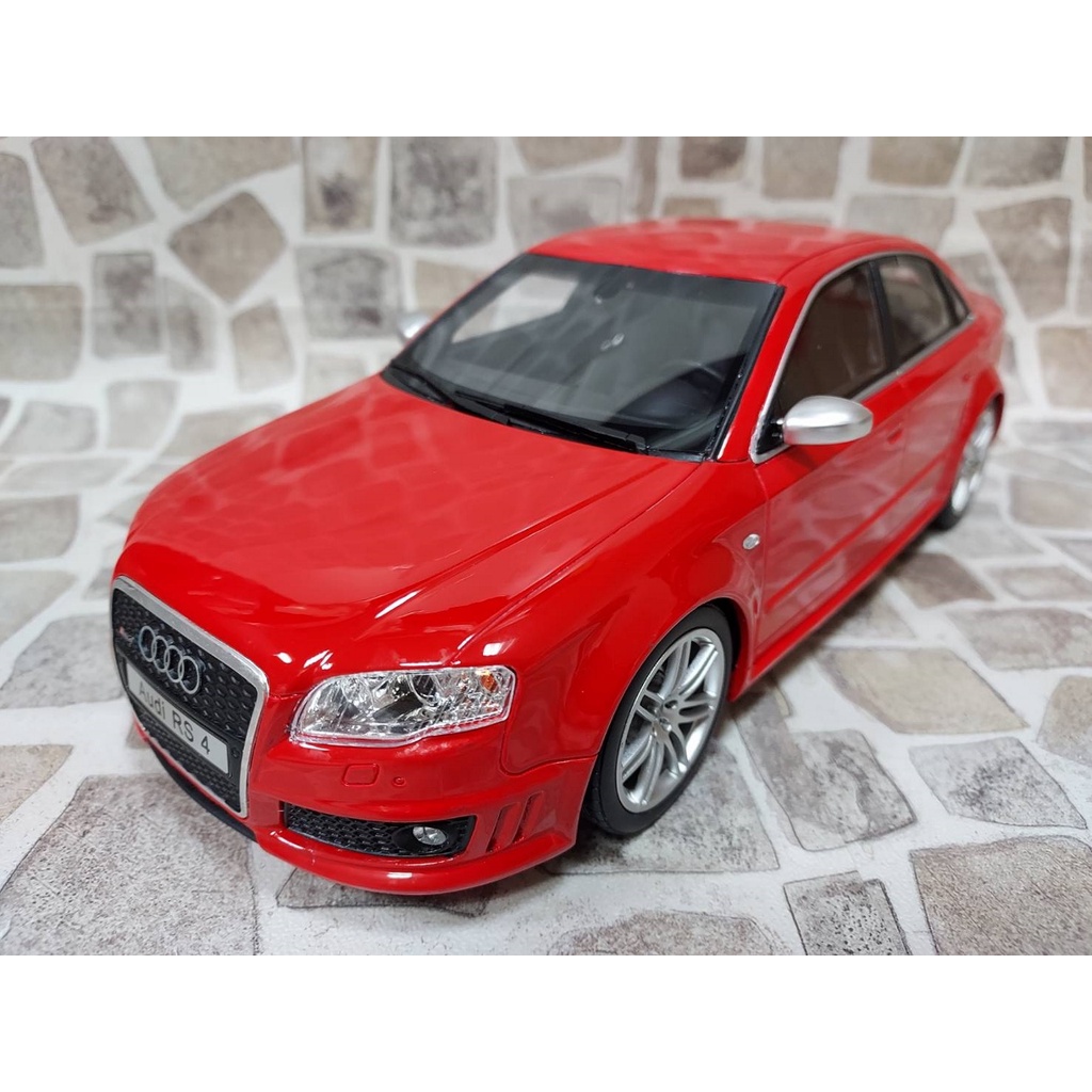 Otto Mobile 1/18 Audi RS 4 (B7) 4.2 FSI 2005