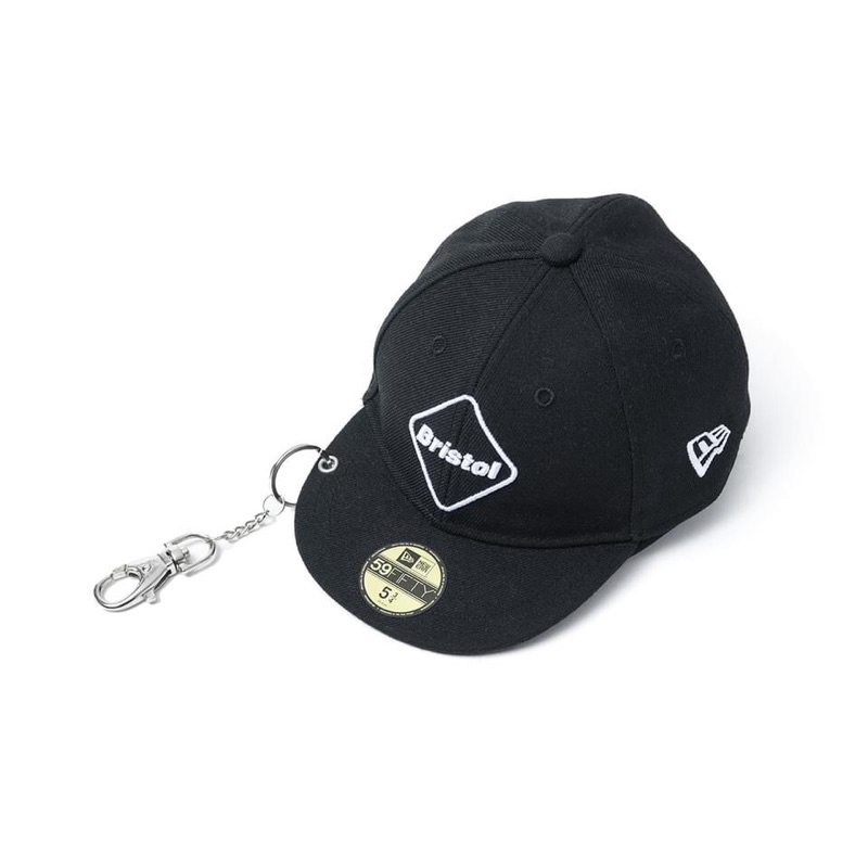 FCRB 22ss NEW ERA : EMBLEM CAP POUCH-