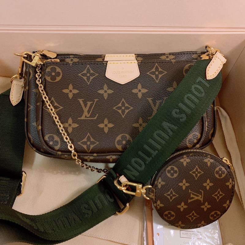 LV multi pochette