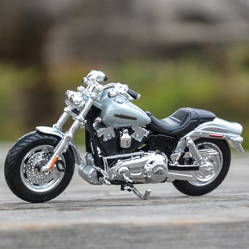 美馳圖Maisto 1:18 哈雷2009 FXDFSE CVO Fat Bob 靜態合金塑料壓鑄摩托