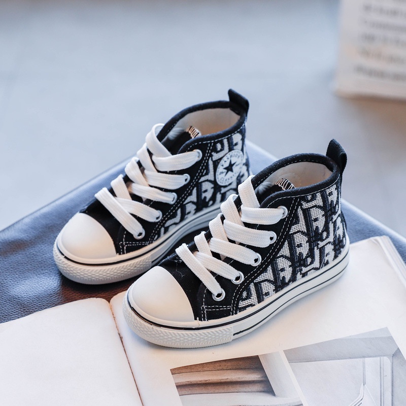 Dior x kaws converse store