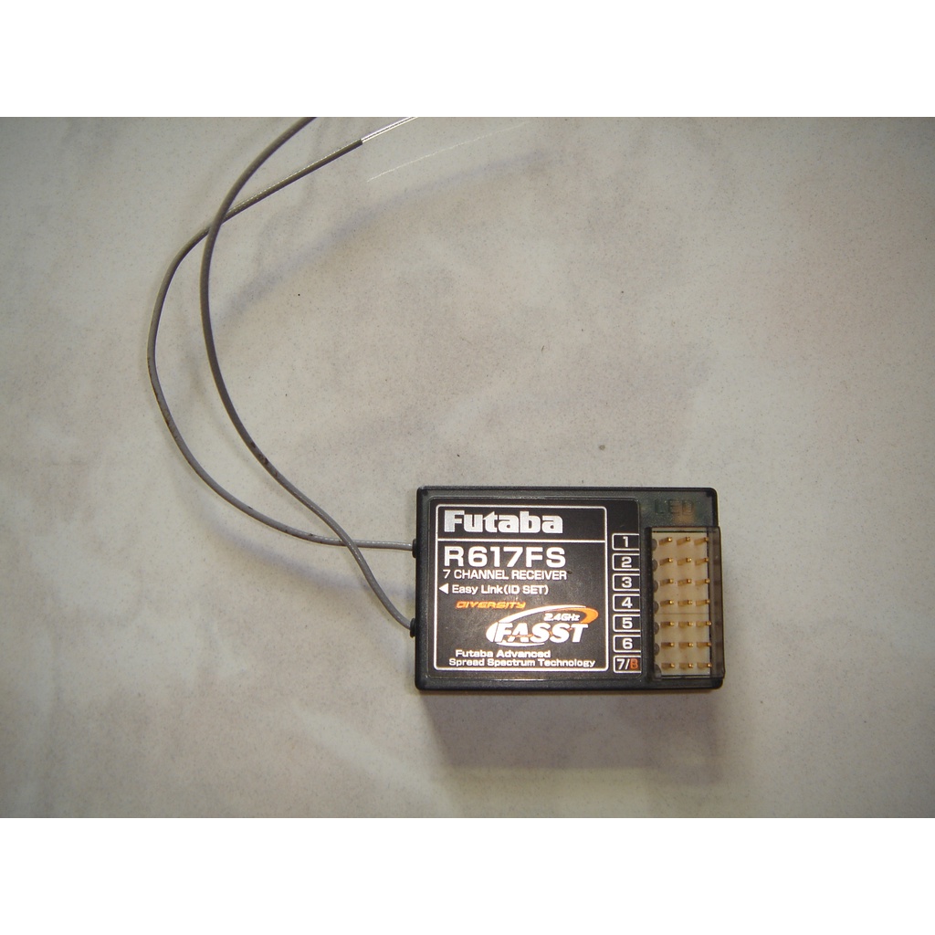 (大樹的家): 原廠Futaba R617FS 2.4GHz FASST 七動迷你超薄接收器大特價 | 蝦皮購物