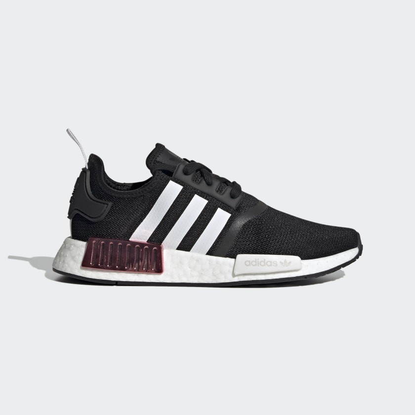 Adidas nmd hotsell r1 black queen