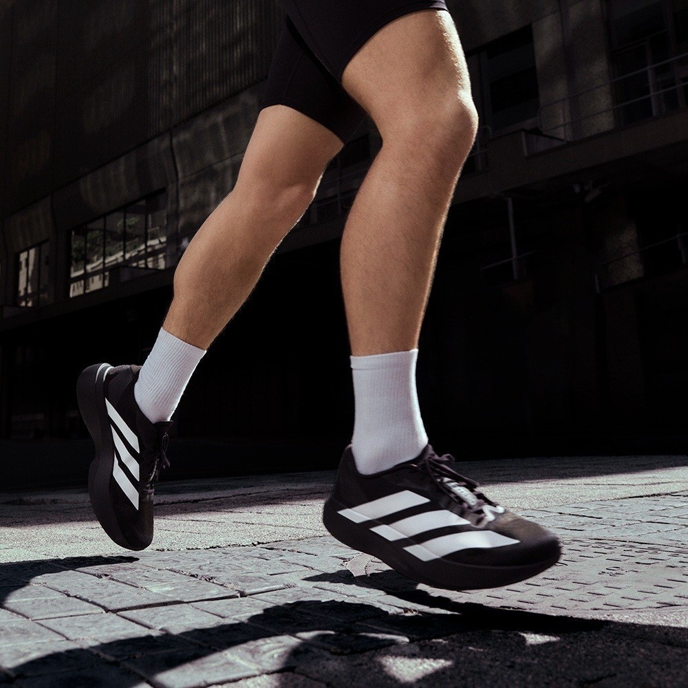 adidas ADIZERO EVO SL 評價：4,890 元值不值得買？輕量彈跑感與日常訓練取向分析 (3/11)