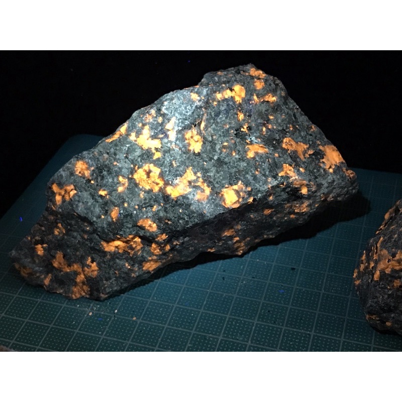 火焰石 螢光礦物 方鈉石 原礦 原石 教材 | 蝦皮購物