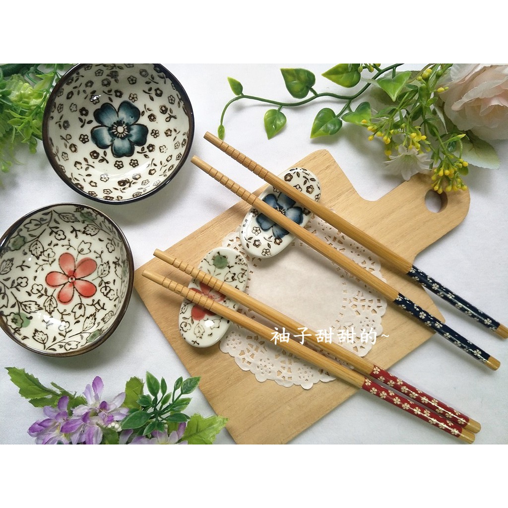股東紀念品-日式碟筷架組 櫻花餐具組 日式餐具 筷子 瓷碟 木筷 筷架 陶瓷 醬料碟與筷架 中國信託【柚子甜甜的~】 | 蝦皮購物