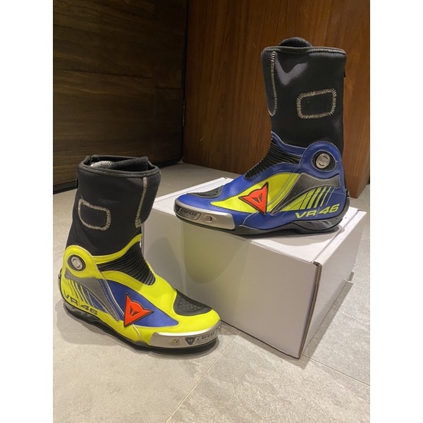 Dainese axial D1 Rossi 內靴VR46 車靴| 蝦皮購物