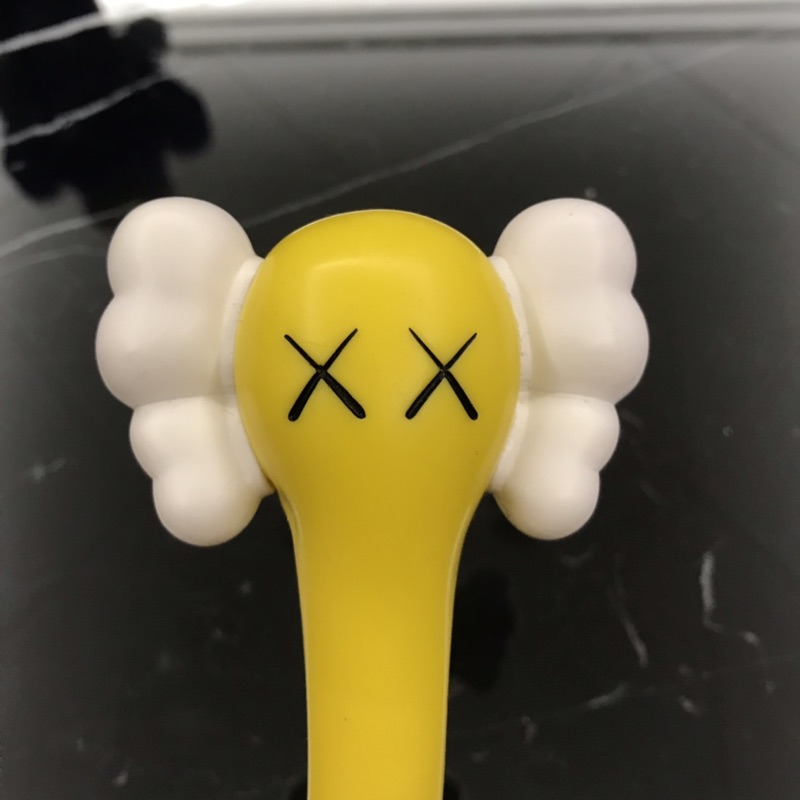 MEDICOM TOY - KAWS BENDY