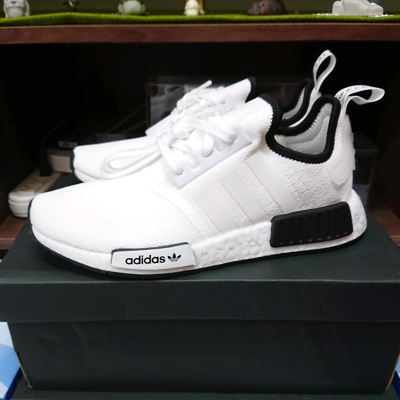 Adidas nmd r1 white black outlet gold