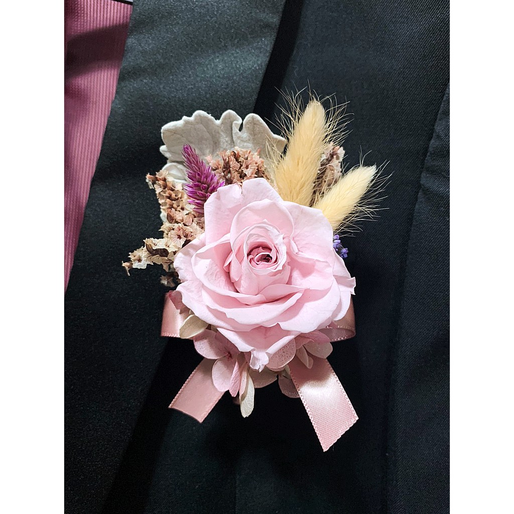 【🌹婚禮玫瑰胸花】新郎伴郎胸花／主婚人長輩胸花／招待胸花／婚宴喜慶／客製化搭配／永生玫瑰／乾燥花 | 蝦皮購物