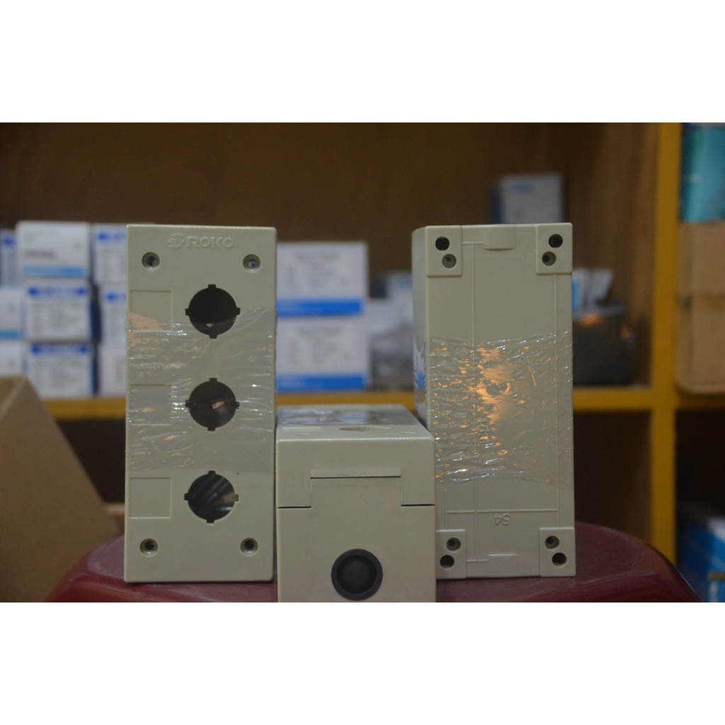 三穴開關盒 BOX303、BOX-223 3孔 三孔開關盒 3穴 | 蝦皮購物