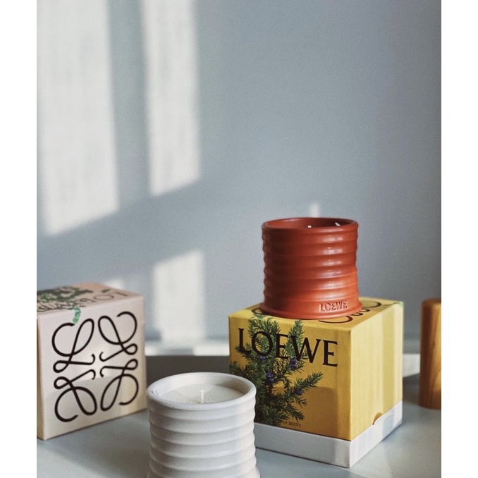 預購/ Loewe Juniper Berry scented candle 杜松子香氛蠟燭