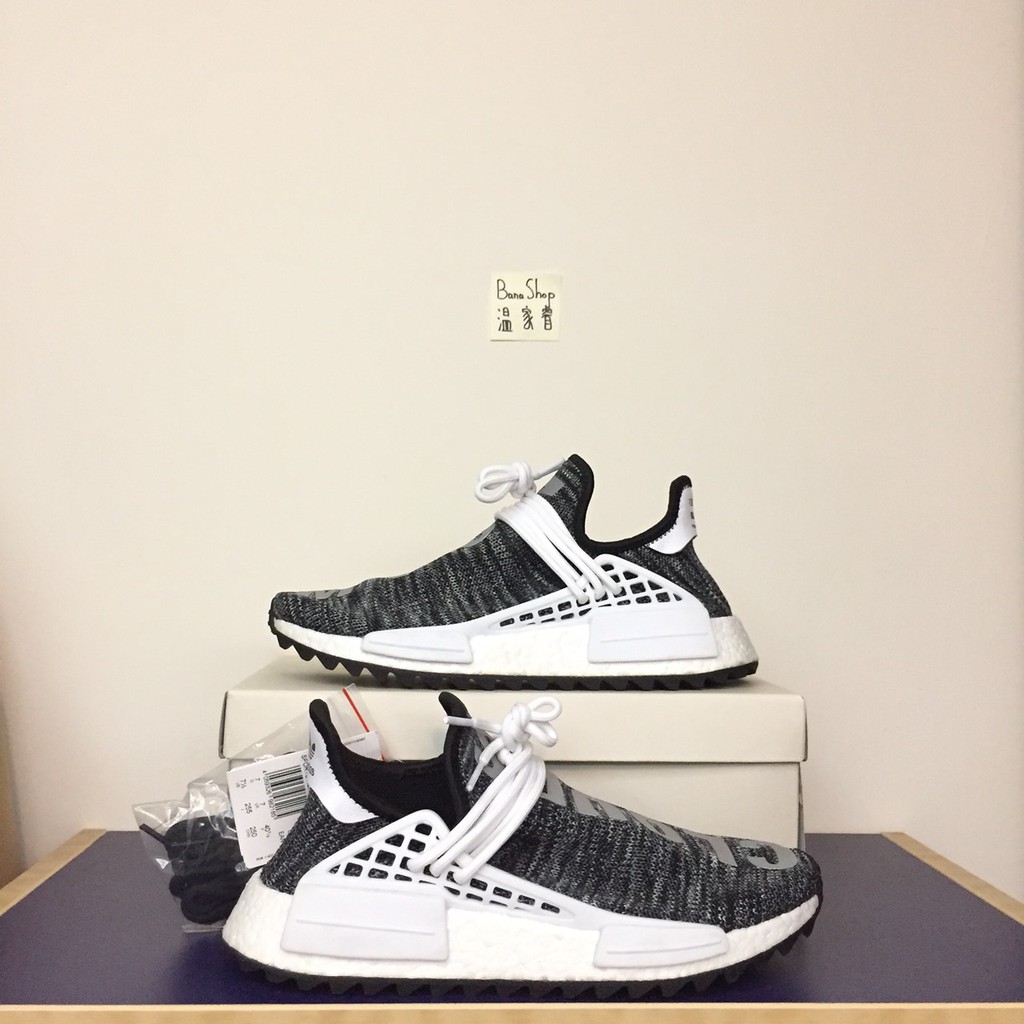 Adidas human race discount nmd pharrell oreo 3m