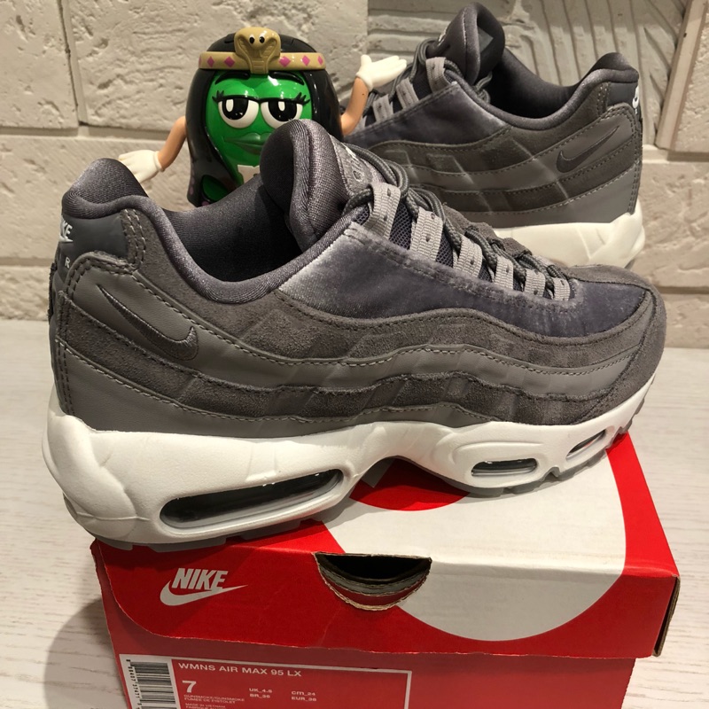 M錐二手美品買賣交流站air max 95 LX 天鵝絨經典鞋款airmax 漸層灰色百