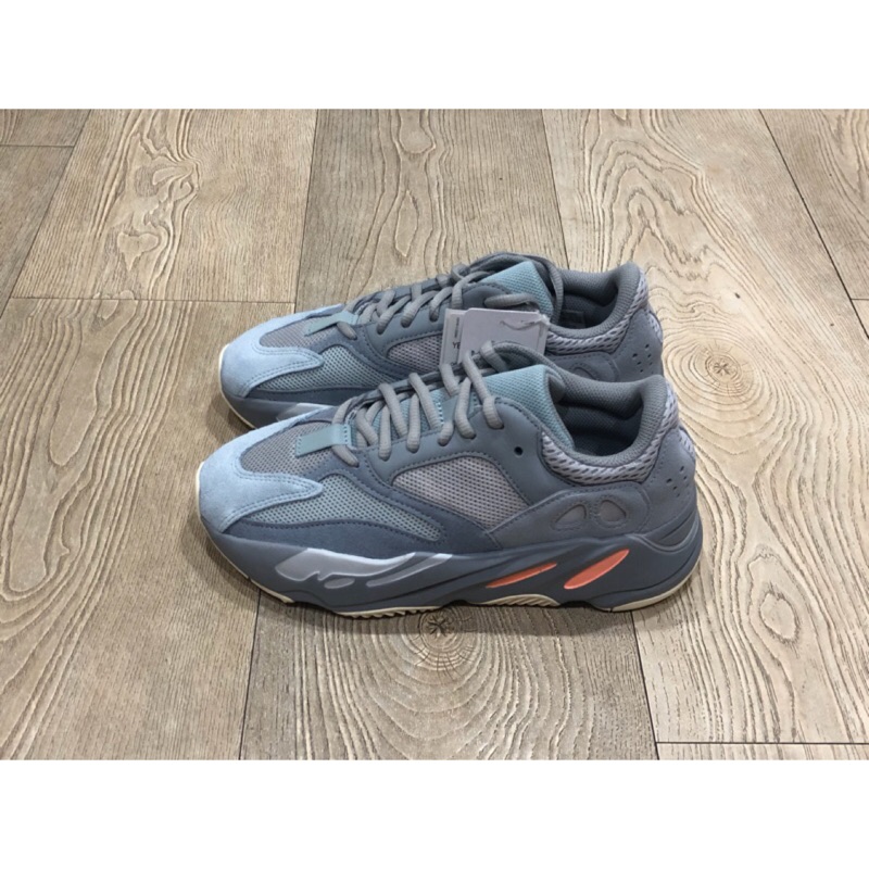 Yeezy 700 best sale inertia gi谩