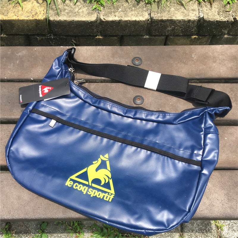 Le coq best sale sportif shoulder bag