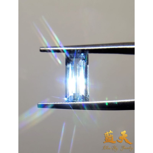 海水藍寶2.03ct 長型公主方切割 色澤濃郁 極稀有烏麗莎產 高精度切割成就日光燈般強烈火光 具極高收藏價值 | 蝦皮購物