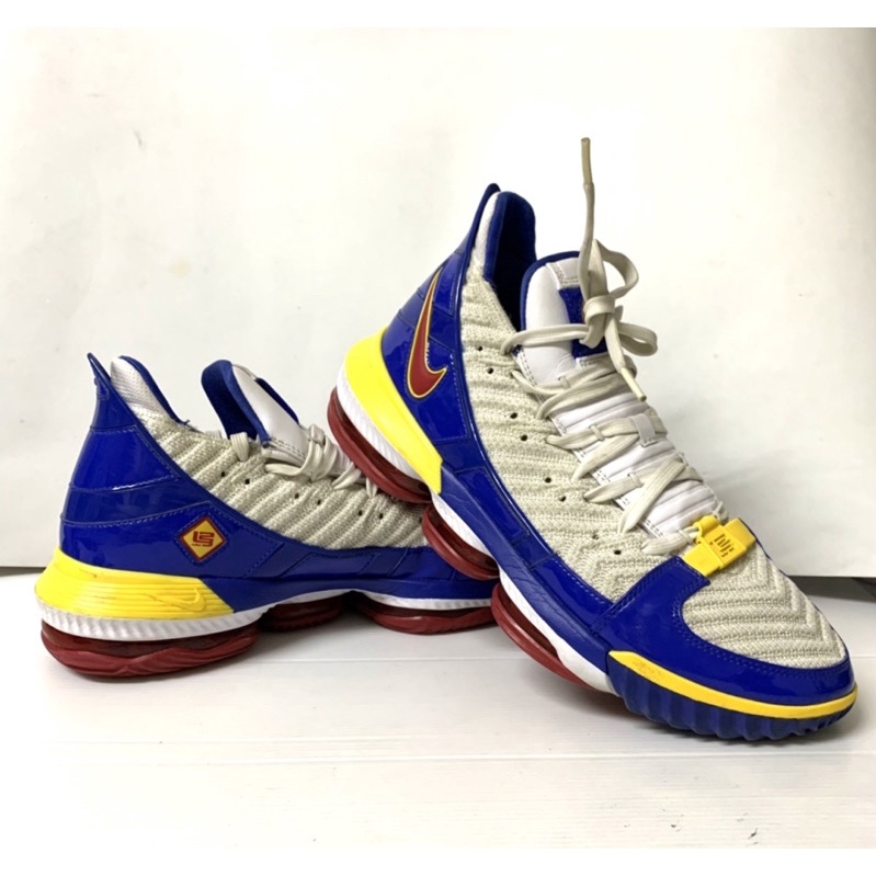 NIKE LEBRON 16 low SUPERMAN 11
