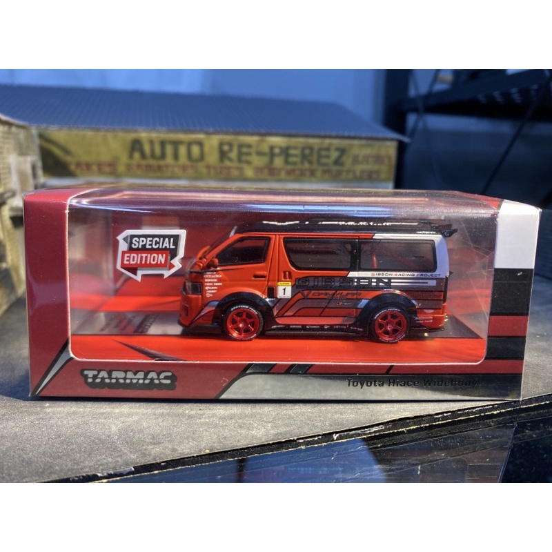 Tarmac Works – Toyota Hiace Widebody – Orange – échelle 1/64 – Métal – Neuf