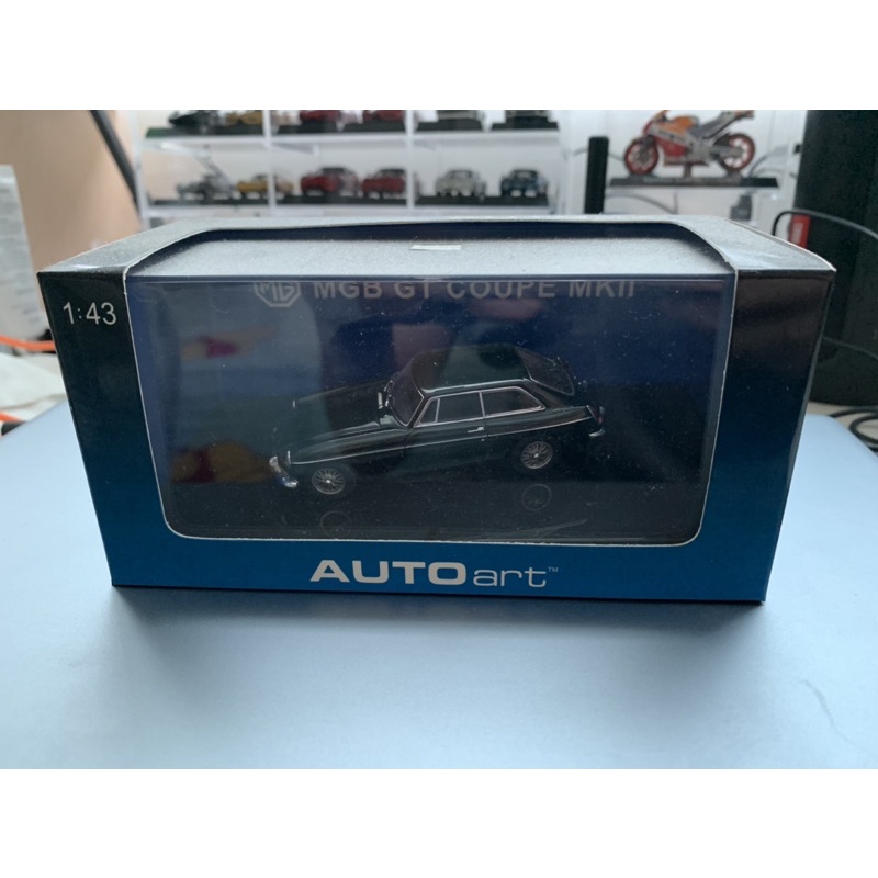 Minichamps - 1:18 - 1969 - MGB GT Coupé MK2 - Red - Autoart - Catawiki