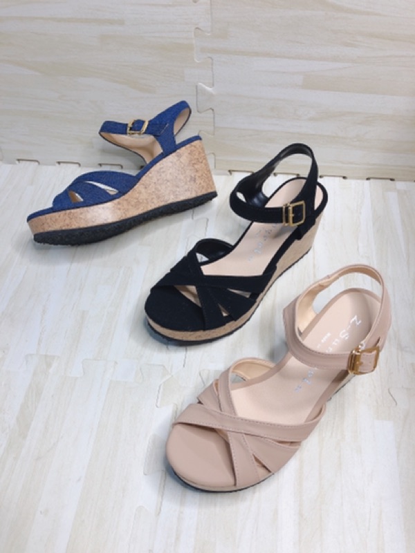 【彩彩shoes】不得不愛 超好穿百搭械型涼鞋 熱銷破千雙 快速出貨現貨供應 