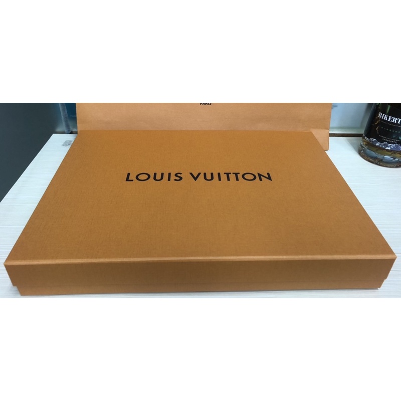 Louis Vuitton Marka Çelik Kelepçe Bileklik 📦sipariş oluşturmak için 📩 DM  veya / internet sitemiz Trendyol MELICOLLECTION yada havele -…