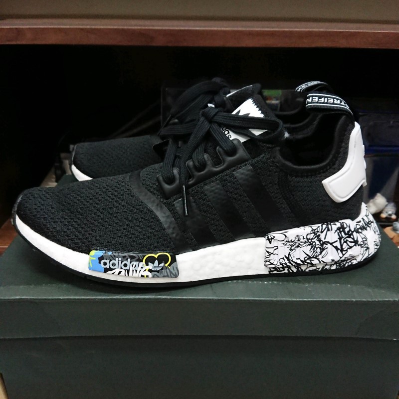 adidas gazelle silver green womens Adidas NMD_R1 Womens Shoes (Cloud White / Magic Grey / Legend Ink) main image 0