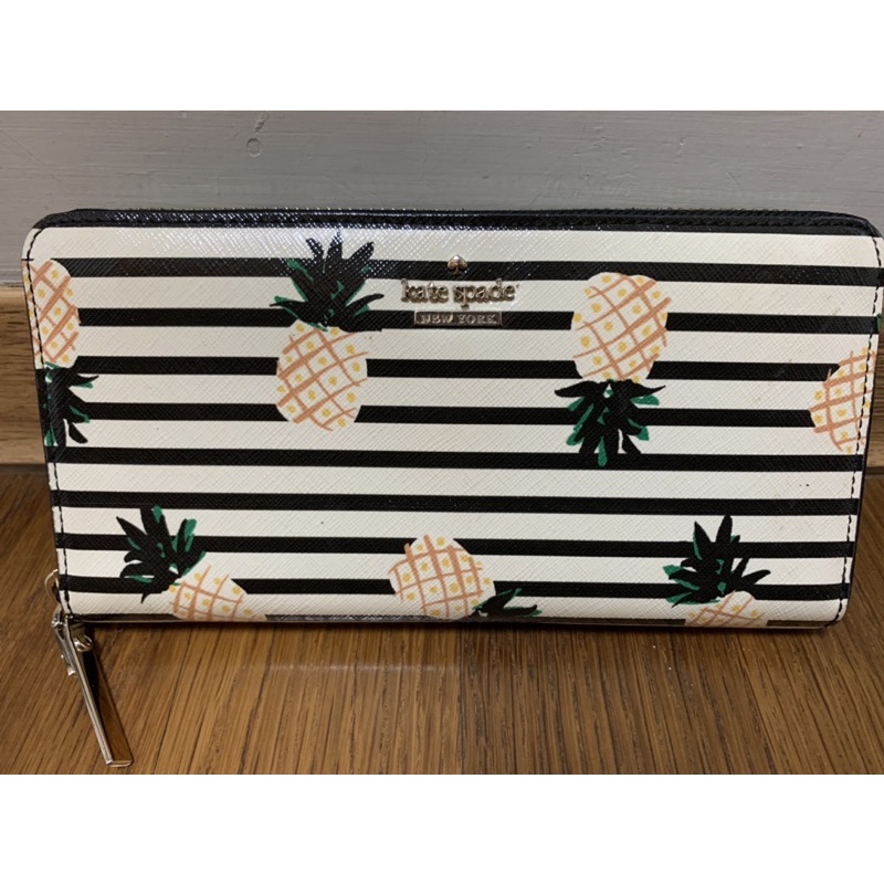 Kate spade deals pineapple wallet