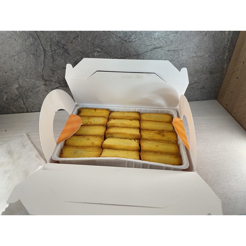 小潘鳳凰酥（有蛋）裸裝跟有包裝2種隨貨附發票本賣場都是有蛋的唷! 有