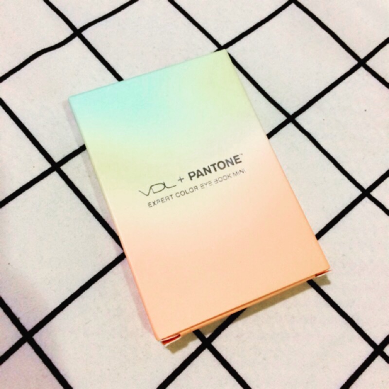 [降] VDL+Pantone EXPERT COLOR EYE BOOK NO.6 五色眼影盤 蝦皮購物