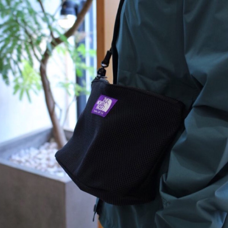 The north face purple hot sale label mesh pouch s